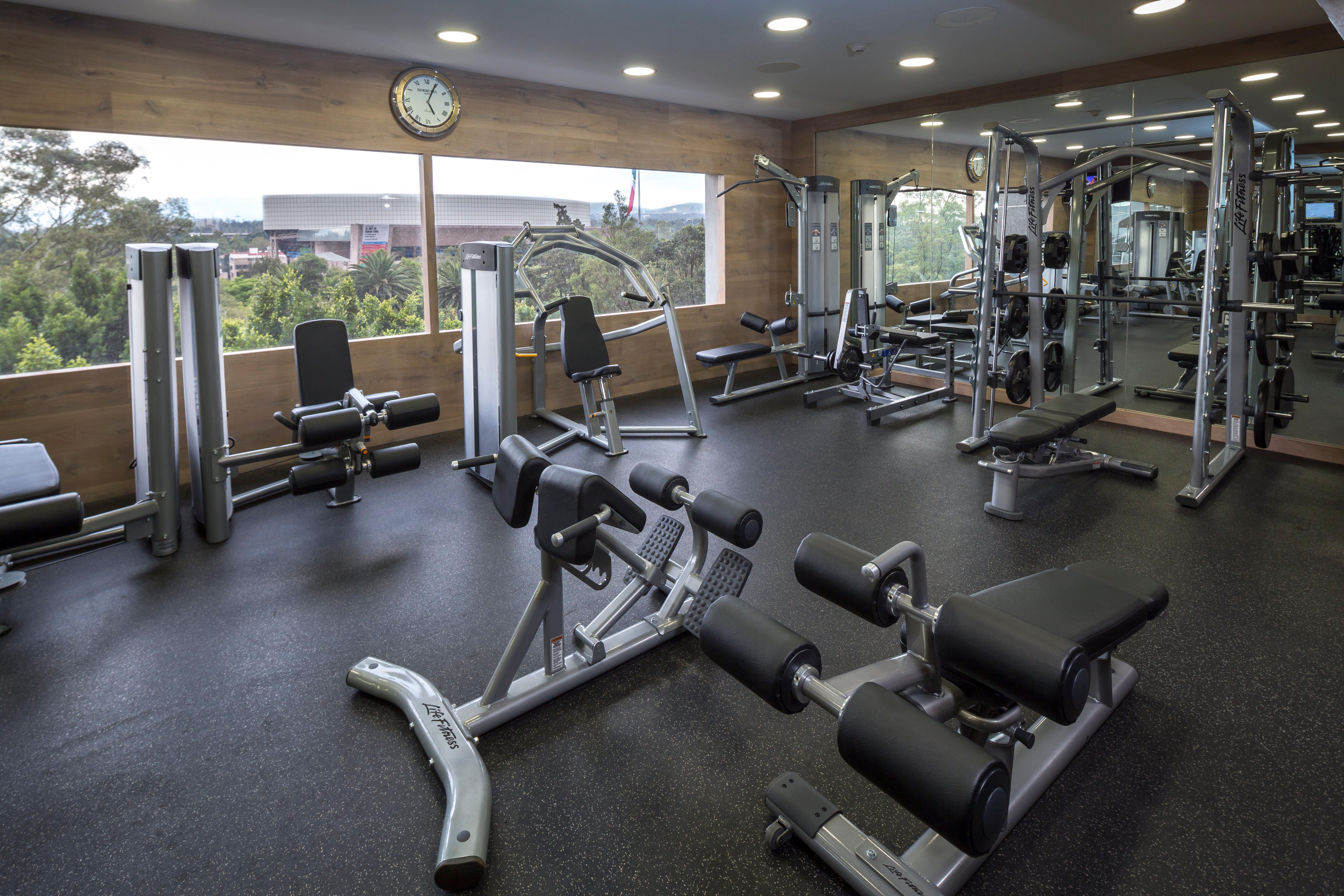 Presidente Intercontinental Mexico City By Ihg Exterior photo A gym in a hotel
