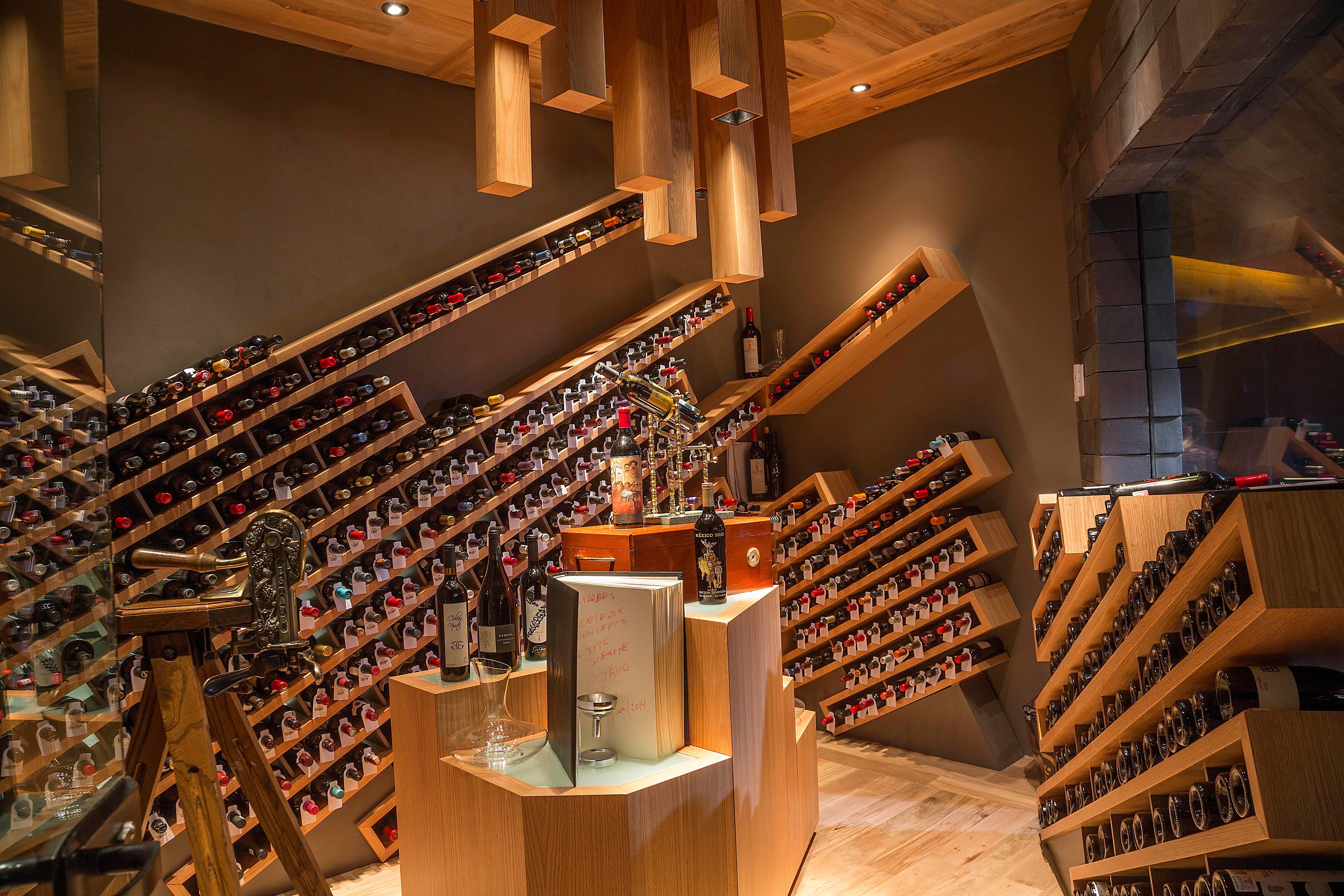 Presidente Intercontinental Mexico City By Ihg Exterior photo Wine cellar