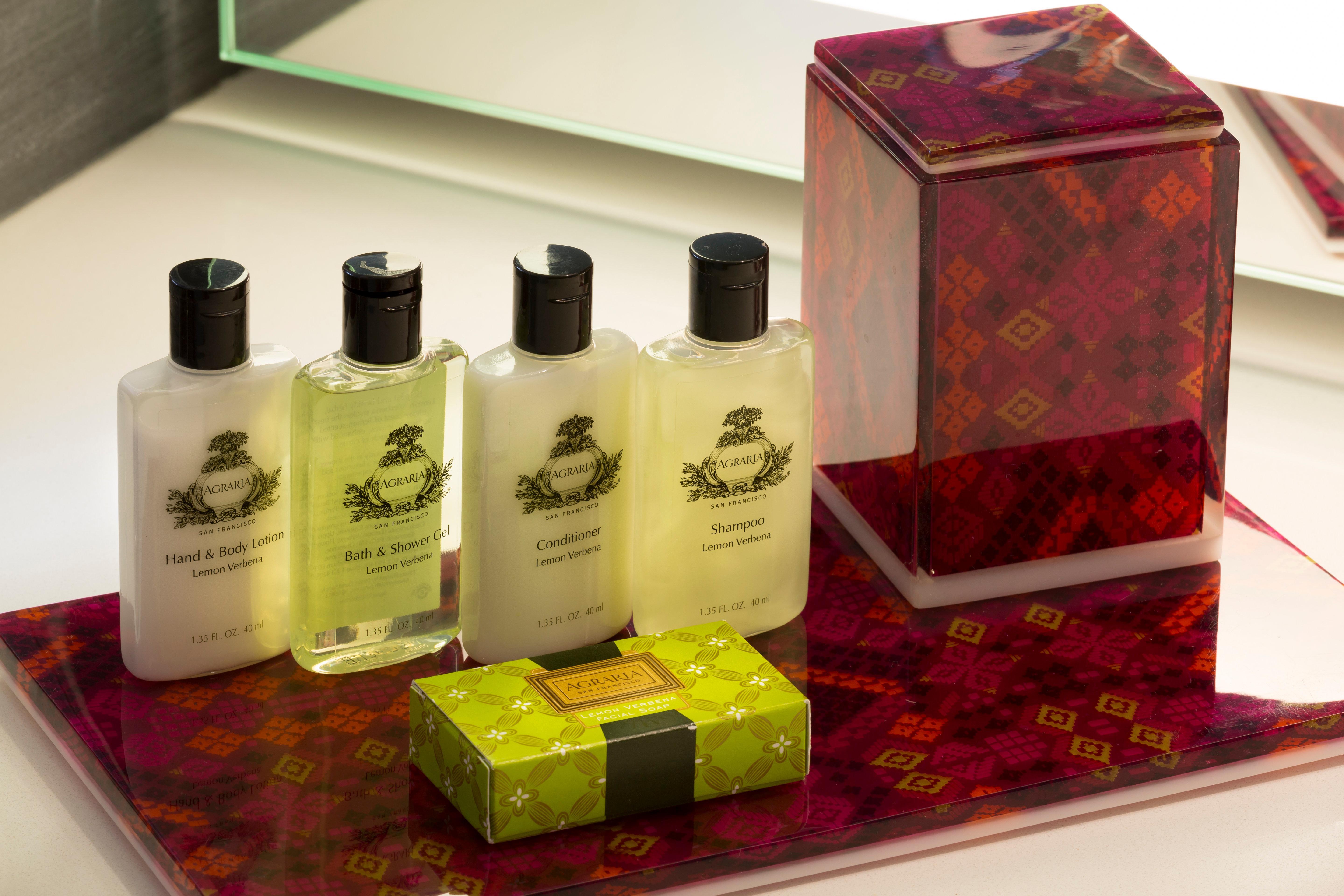 Presidente Intercontinental Mexico City By Ihg Exterior photo A selection of toiletries