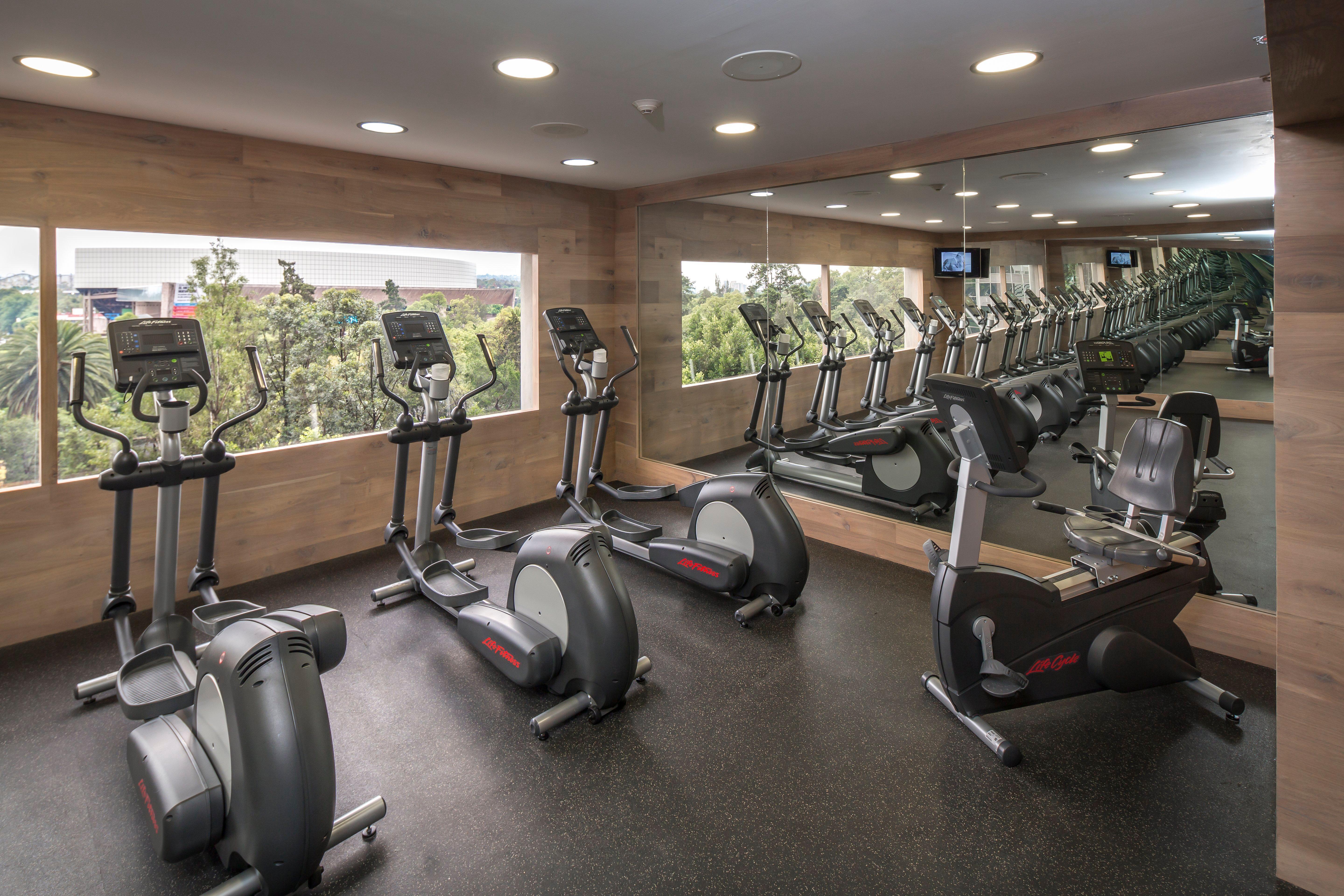 Presidente Intercontinental Mexico City By Ihg Exterior photo Elliptical cross trainer