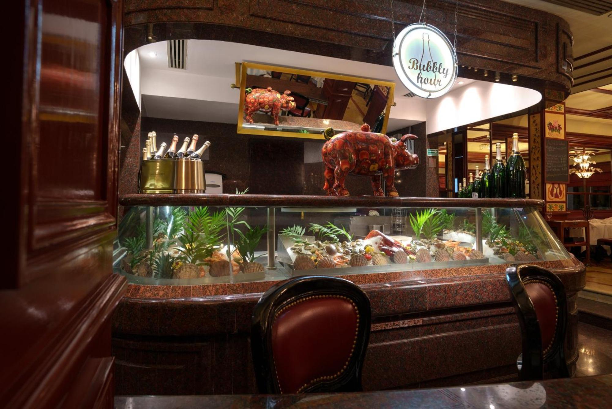 Presidente Intercontinental Mexico City By Ihg Exterior photo A restaurant in Paris