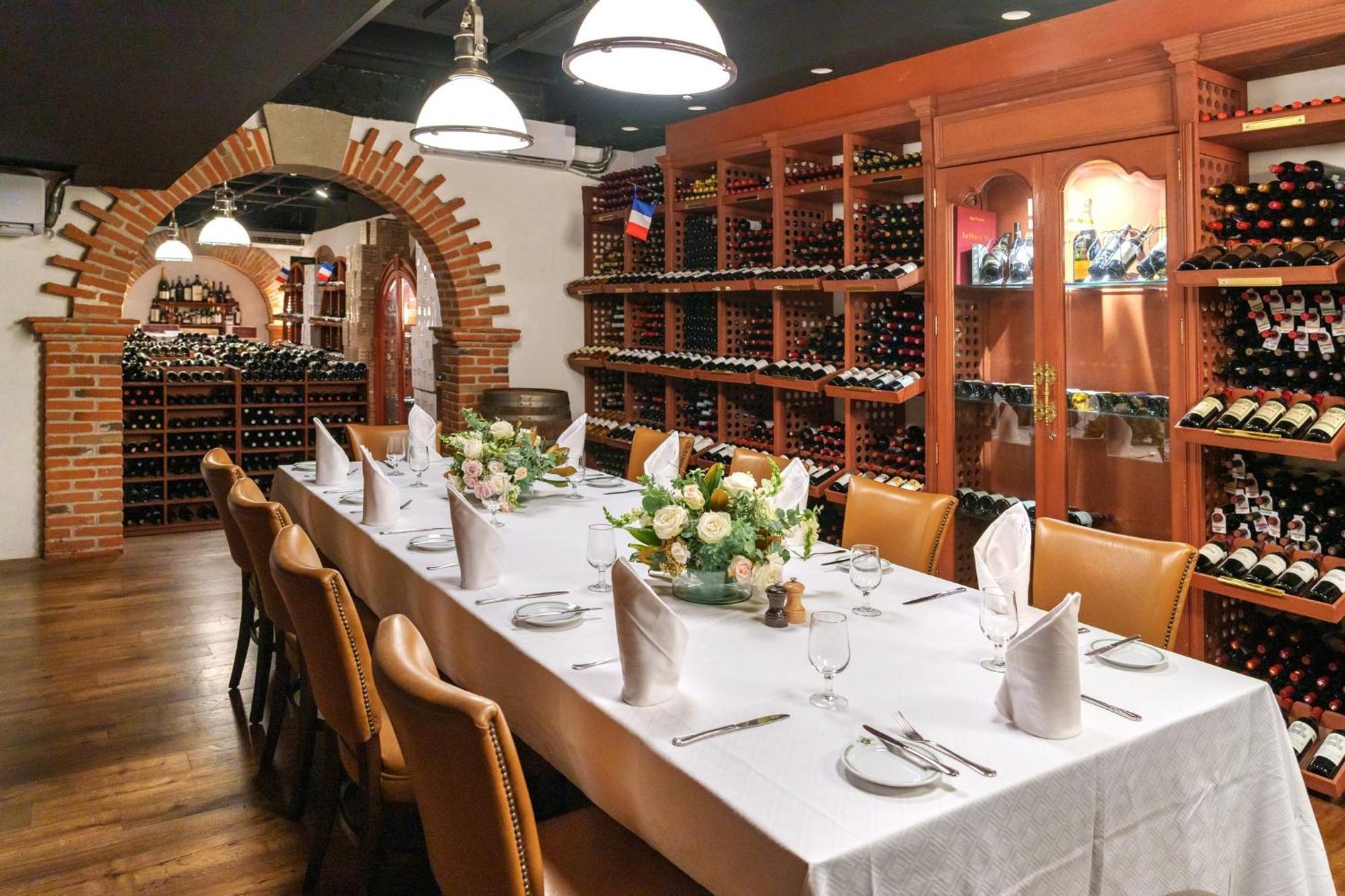 Presidente Intercontinental Mexico City By Ihg Exterior photo Wine Room